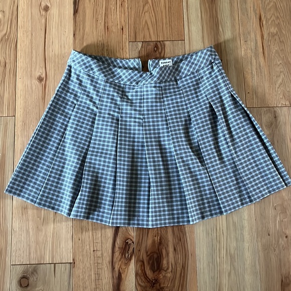 Aritzia Sunday best olive pleated mini skirt - Picture 1 of 3